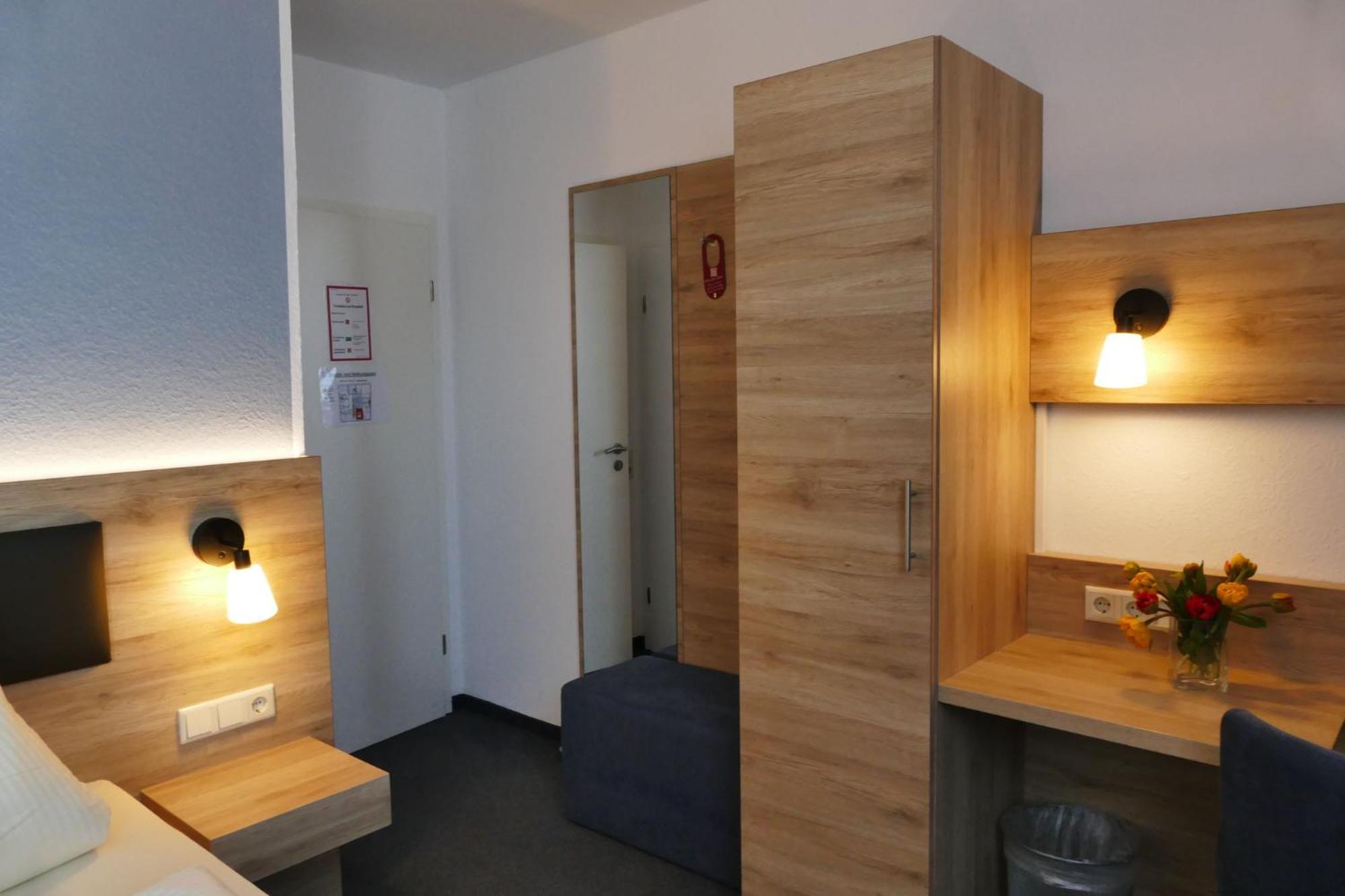 Hasi'S Hotel Grafing Екстериор снимка