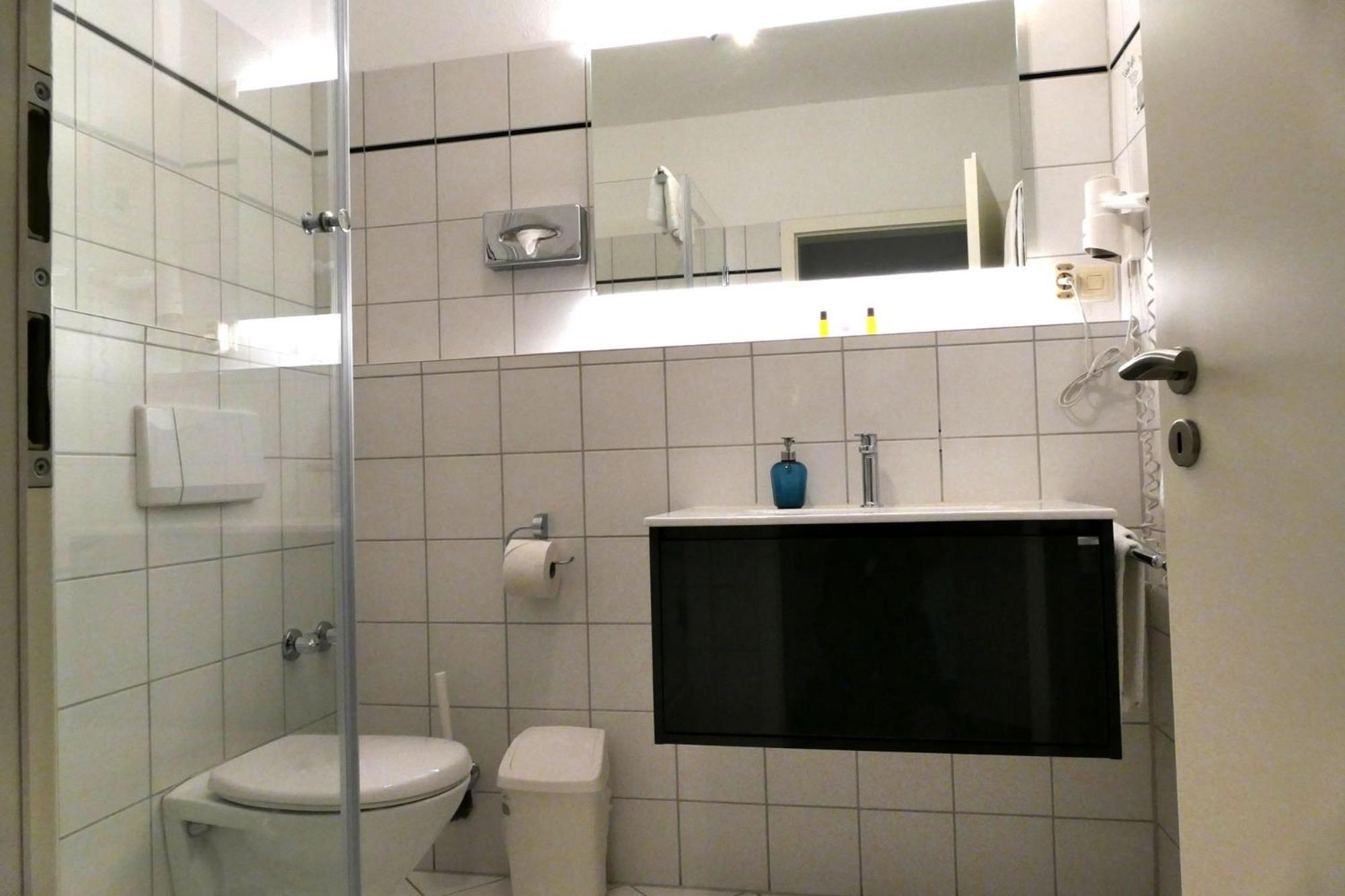 Hasi'S Hotel Grafing Екстериор снимка