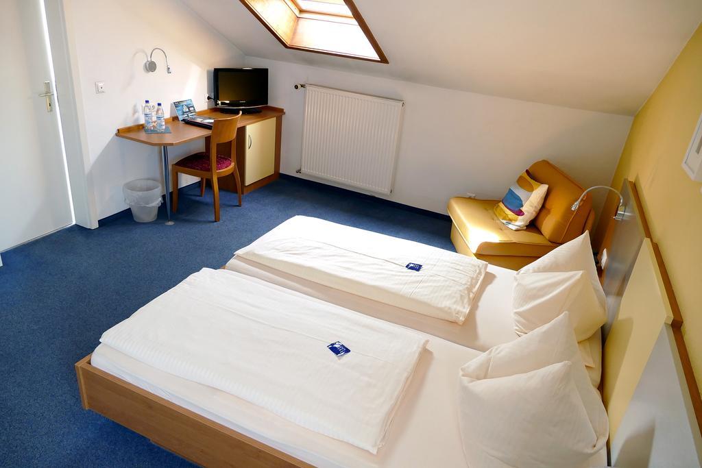 Hasi'S Hotel Grafing Екстериор снимка
